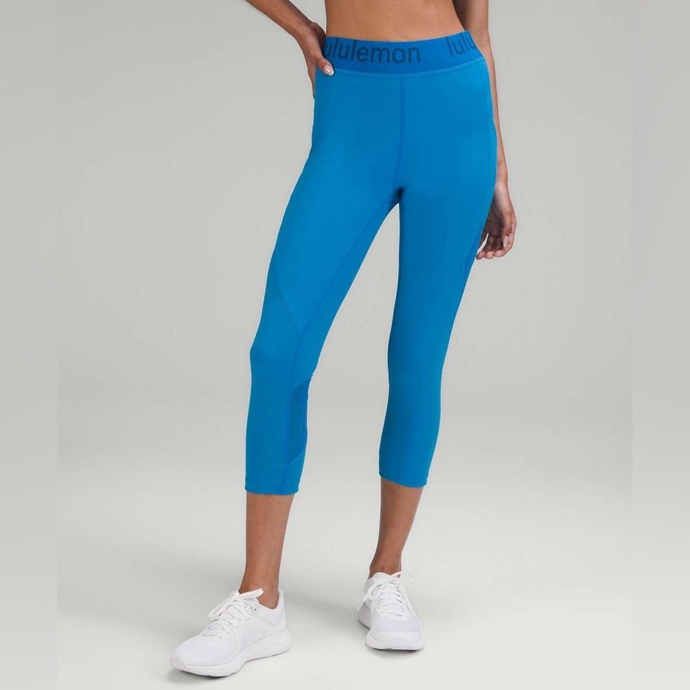 NWT LULULEMON [$118] LOGO WAISTBAND HR TRAIN CROP 21”